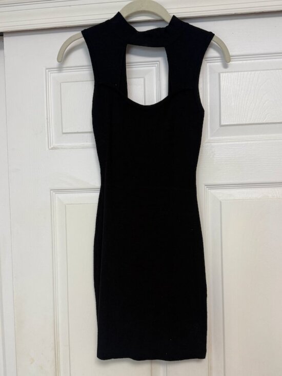 Dresses & Skirts - Black Knit Mini Dress